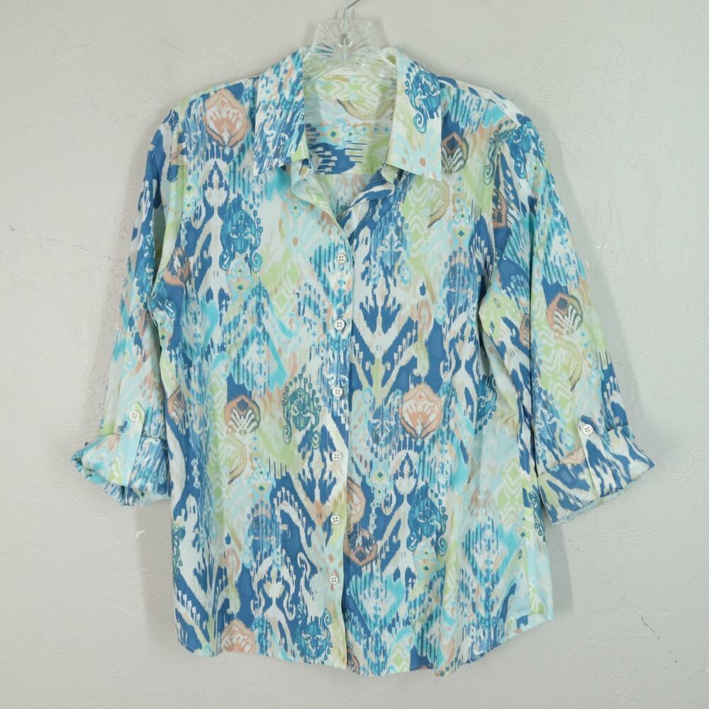 Chicos 1 Top Women M 8 Multicolor Blue Ikat Print No Iron Roll Tab Collar Button